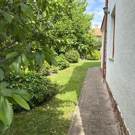 Rosa Villa Balatonalmadi